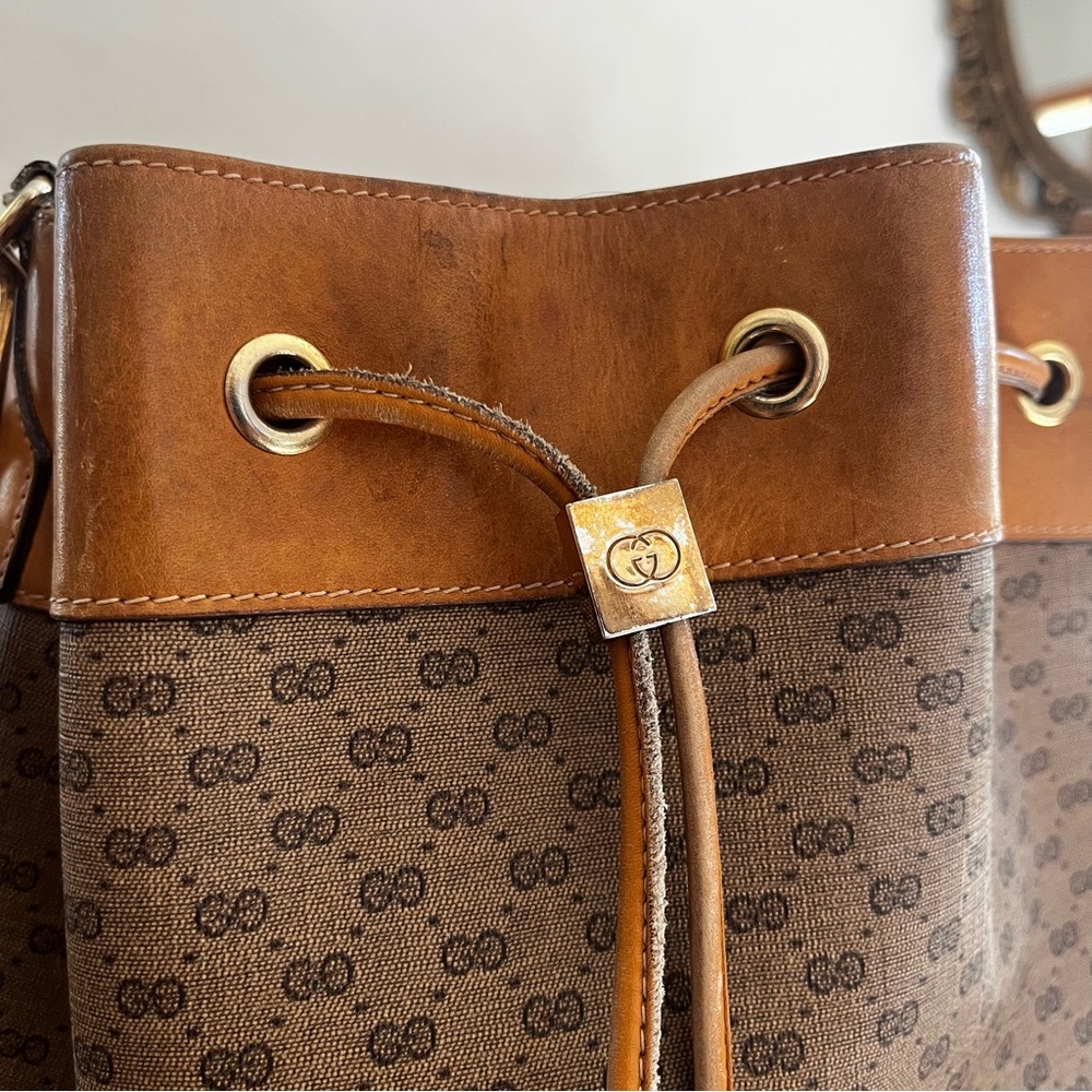 Rehab Bag Vintage Gucci Micro GG Supreme Sherry Line Bucket Bag - Picture 2 of 15